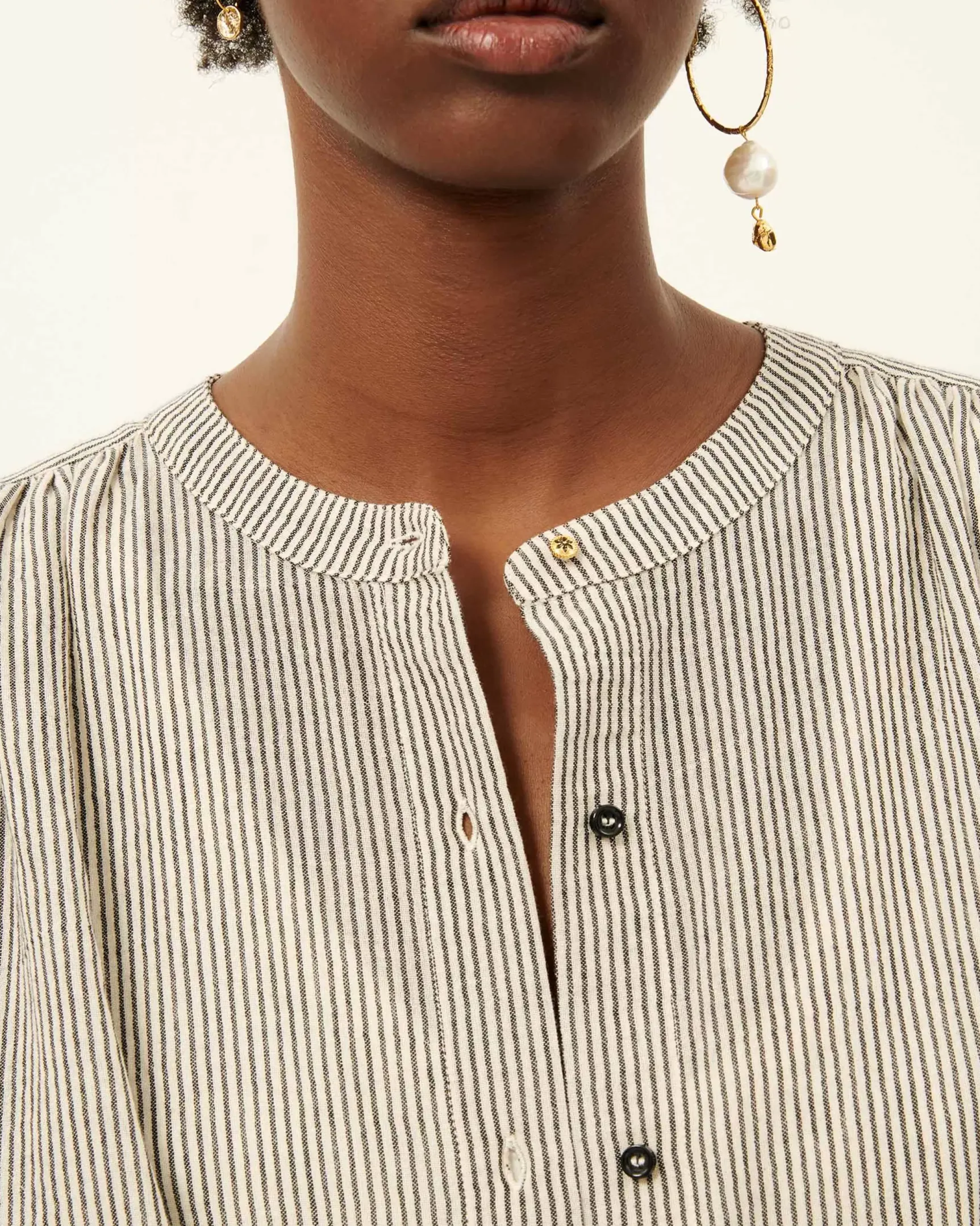 Sale A view Chemises et blouses