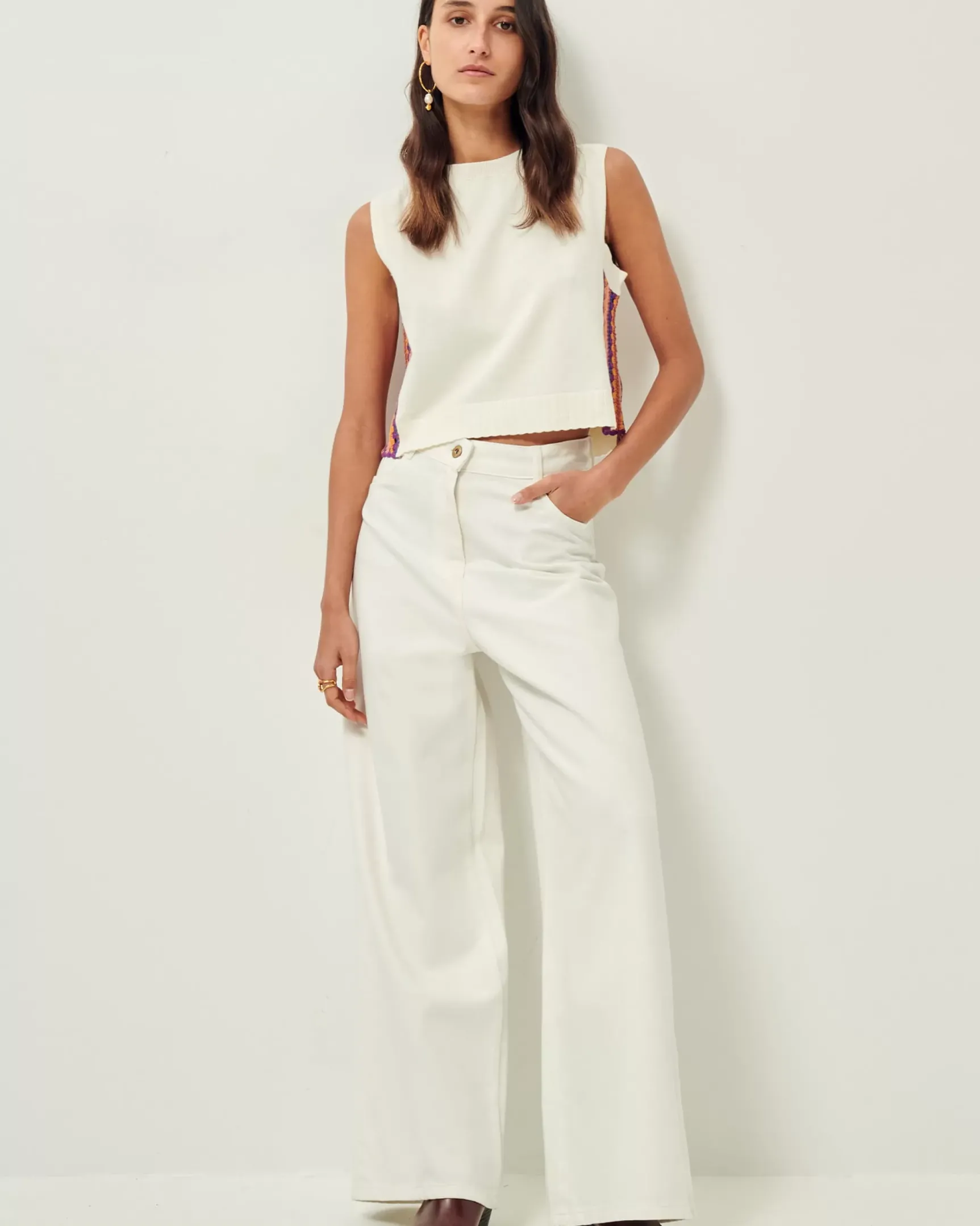 Outlet Lao Spring 2024